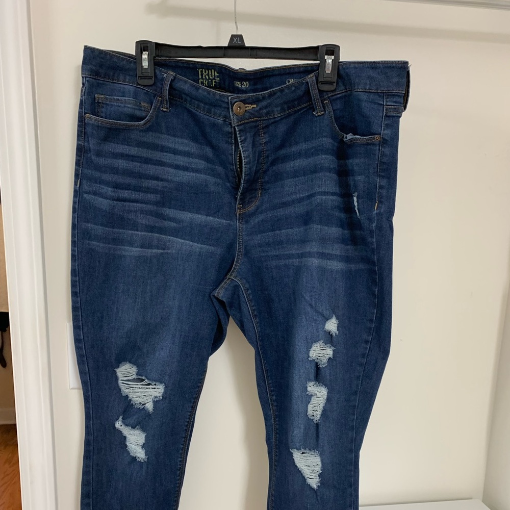 Women’s cropped jeans from Dillard’s